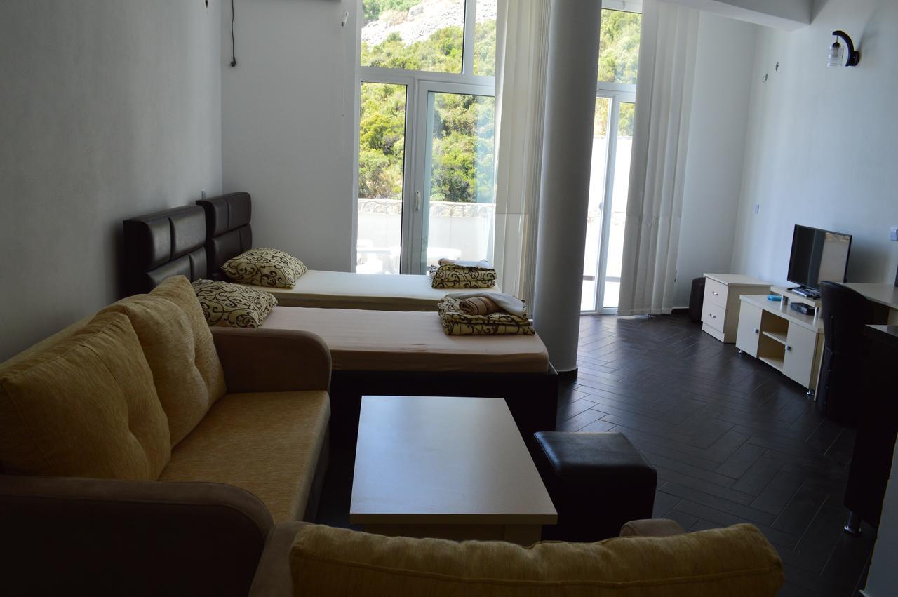 Novalic Hotel Dobra Voda Luaran gambar
