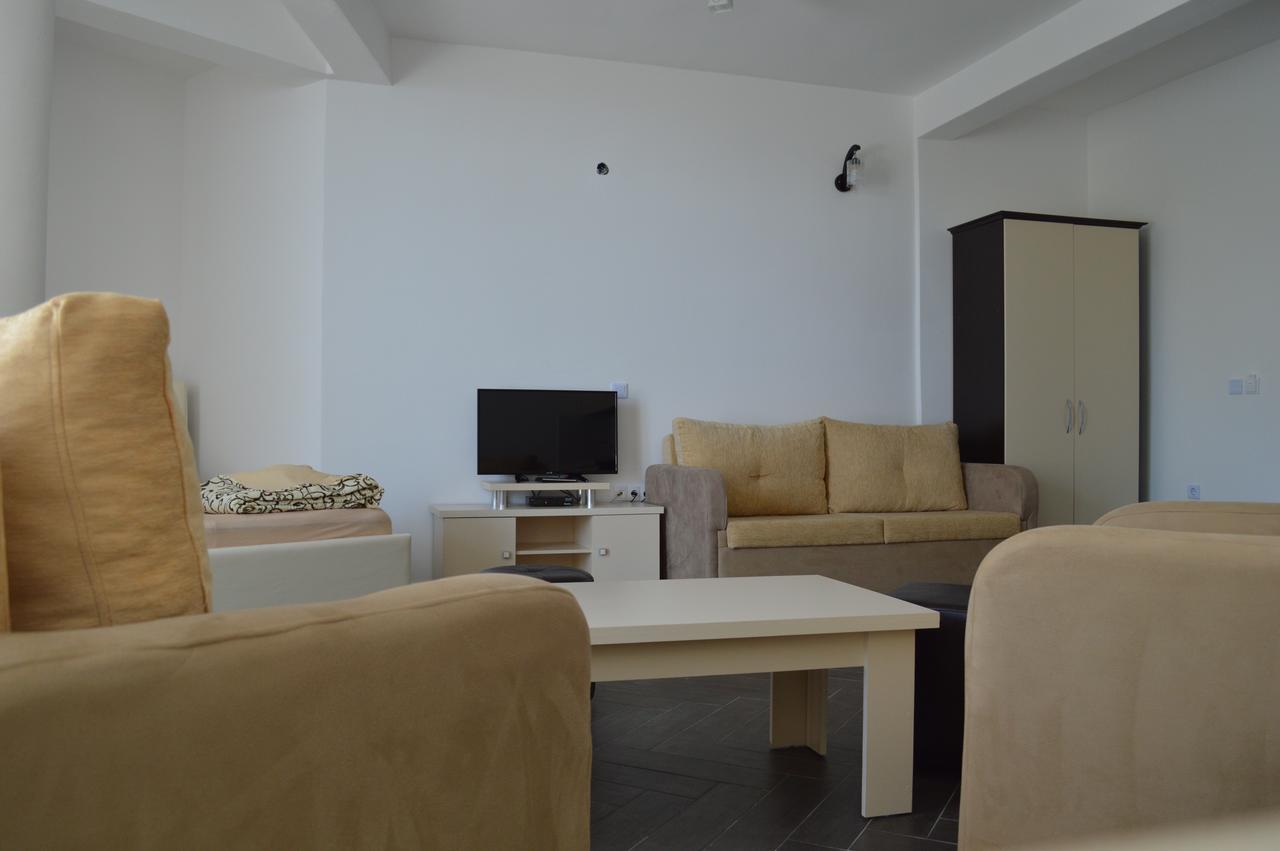 Novalic Hotel Dobra Voda Luaran gambar