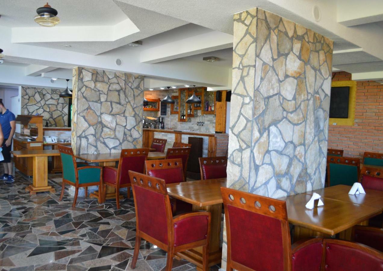 Novalic Hotel Dobra Voda Luaran gambar